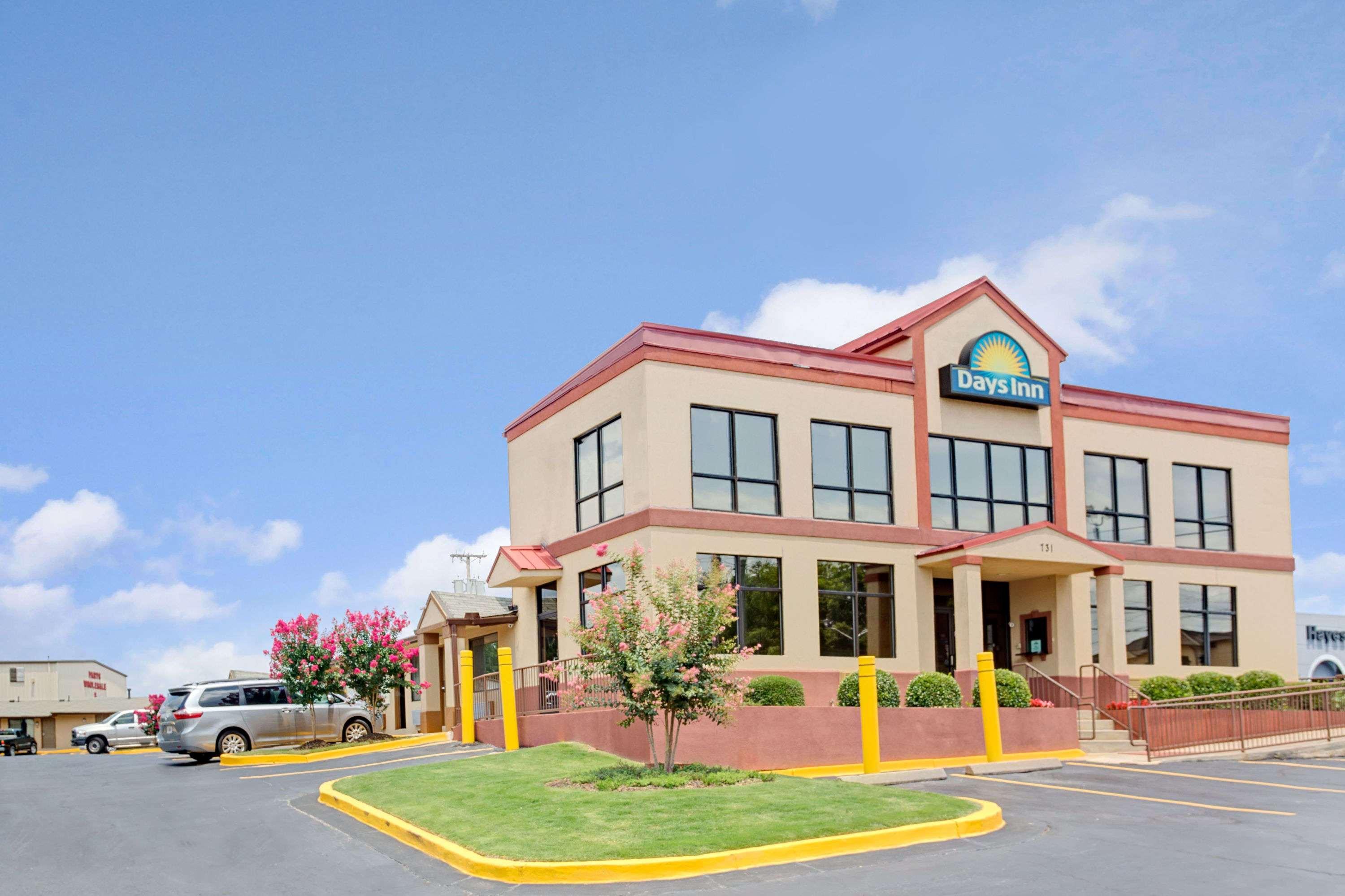 Days Inn By Wyndham Lawrenceville Exterior photo